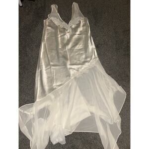 Oscar de  la renta pink label night gown all white size large